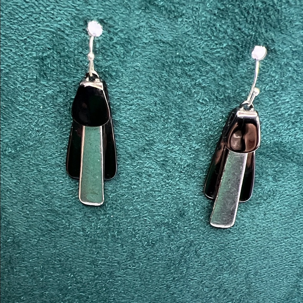 Robert Lee Morris Gun Metal Grey and Silvertone Earrings NEW Fishhook